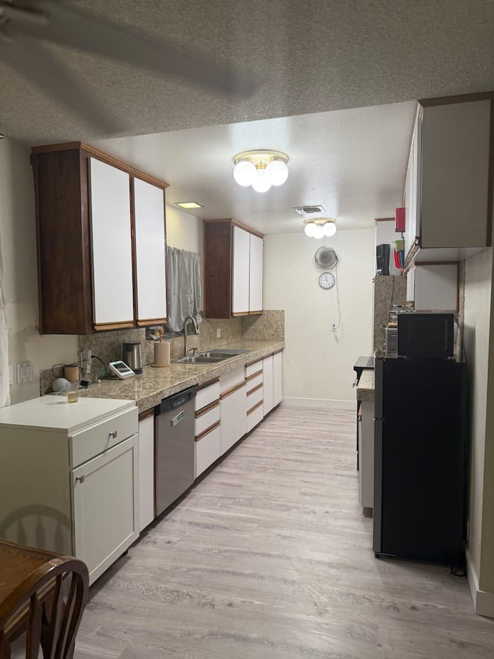 2 Room Suite In Nw Las Vegas, Nv - Las Vegas, NV