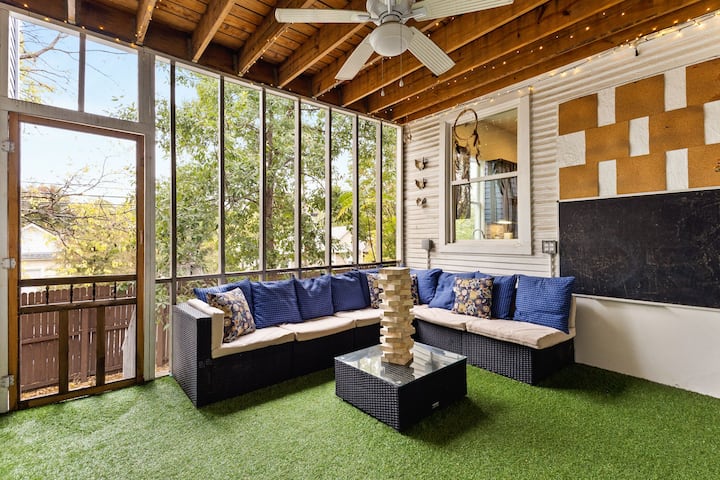 7br| Walkable | Pool | Pong Golf | Grill |Pool Bar - Austin, TX