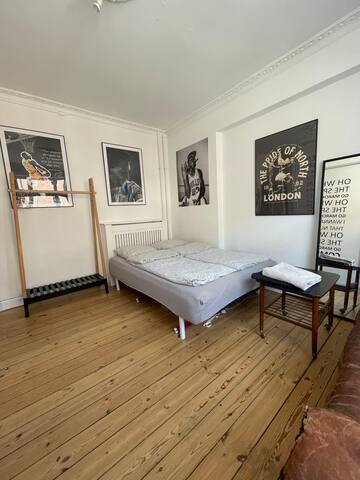 Big apartment by metro gallery image 5