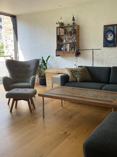 Popular Airbnb listing: Big apartment by metro in Østerbro