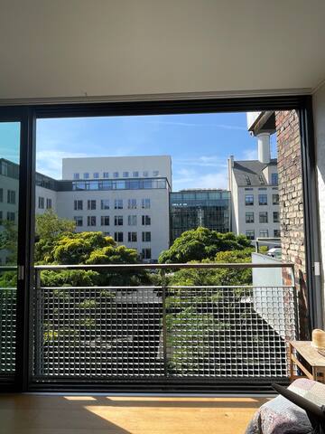 Big apartment by metro gallery image 3