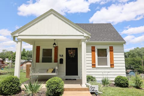 Liberty Cozy Cottage, 2 Bedroom
