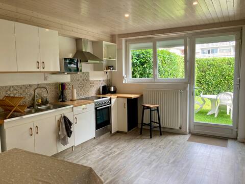 T2 ground floor, garden, quiet, parking, ideally located