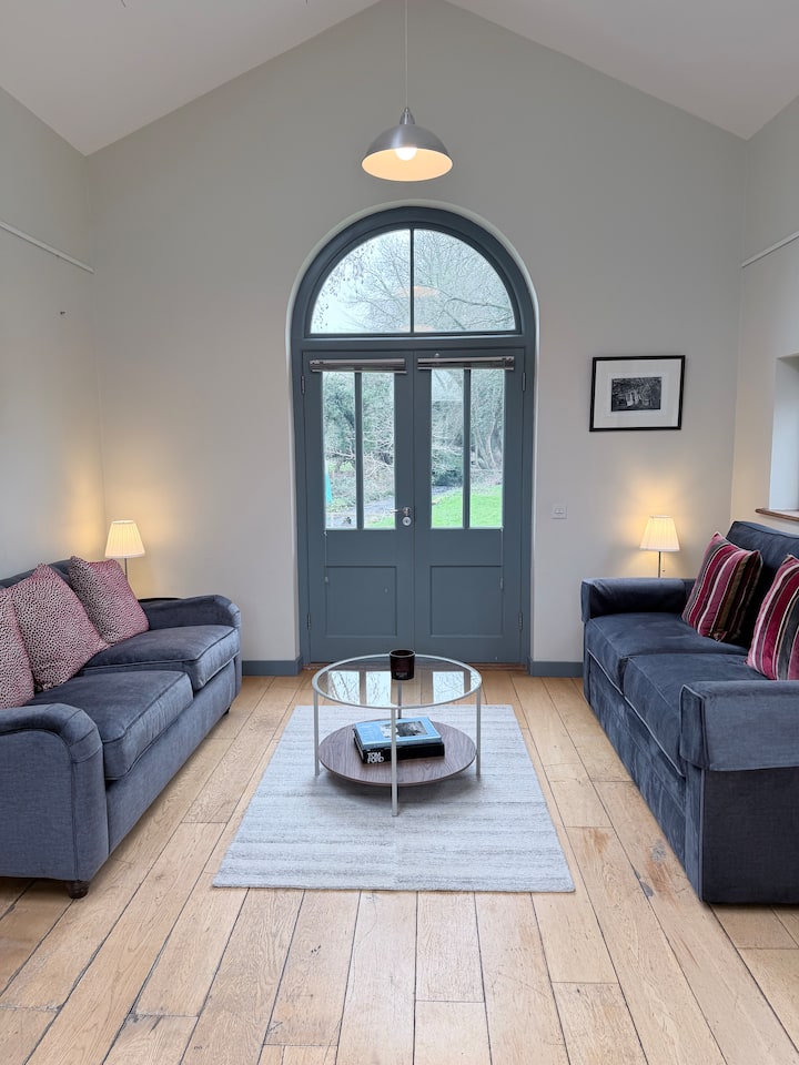 Stunning Riverside House In The Heart Of Chilterns - イギリス ビーコンズフィールド