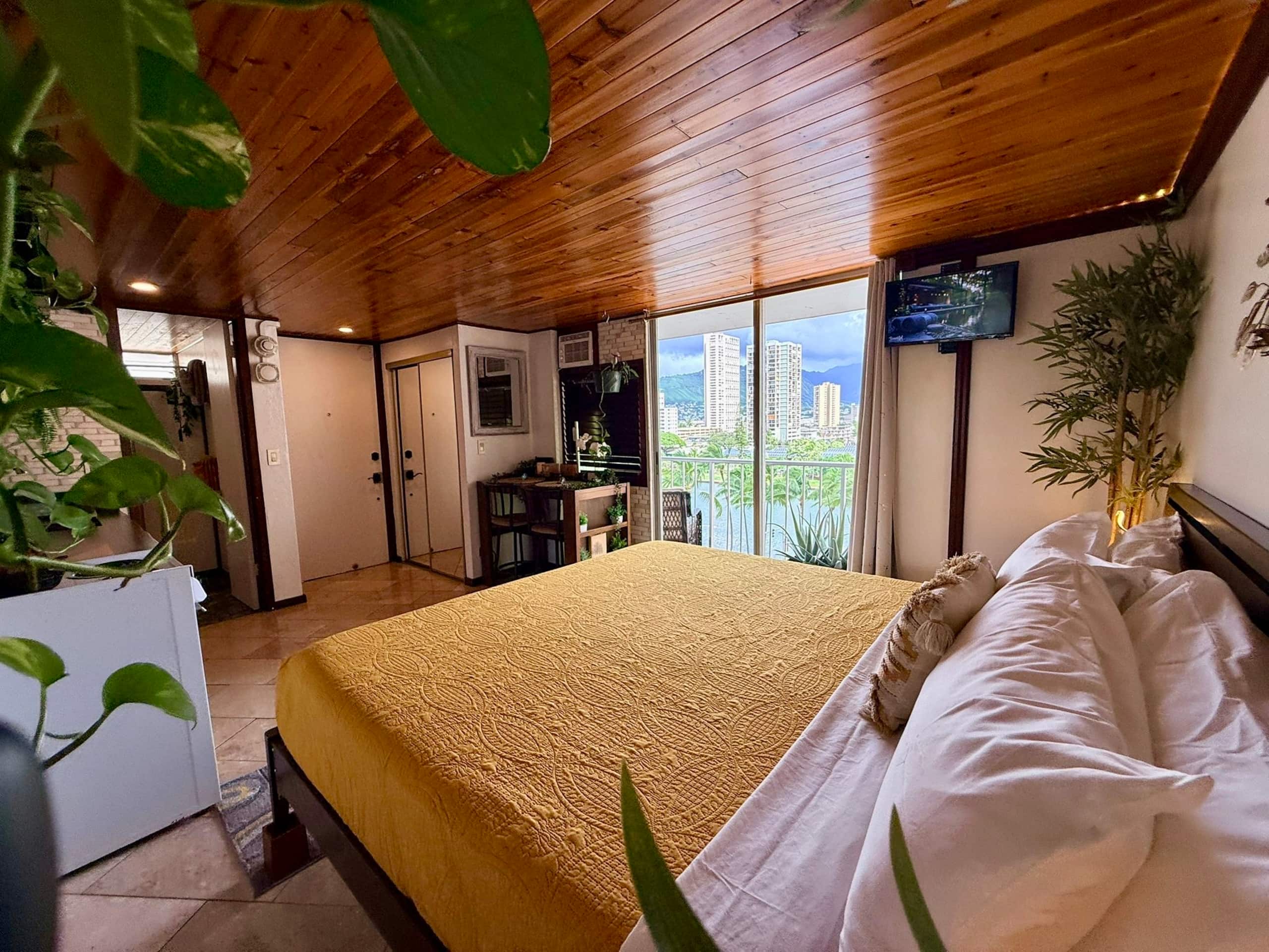 Condo in Honolulu · ★4.84 · 1 bedroom · 1 bed · 1 private bath - Image 7