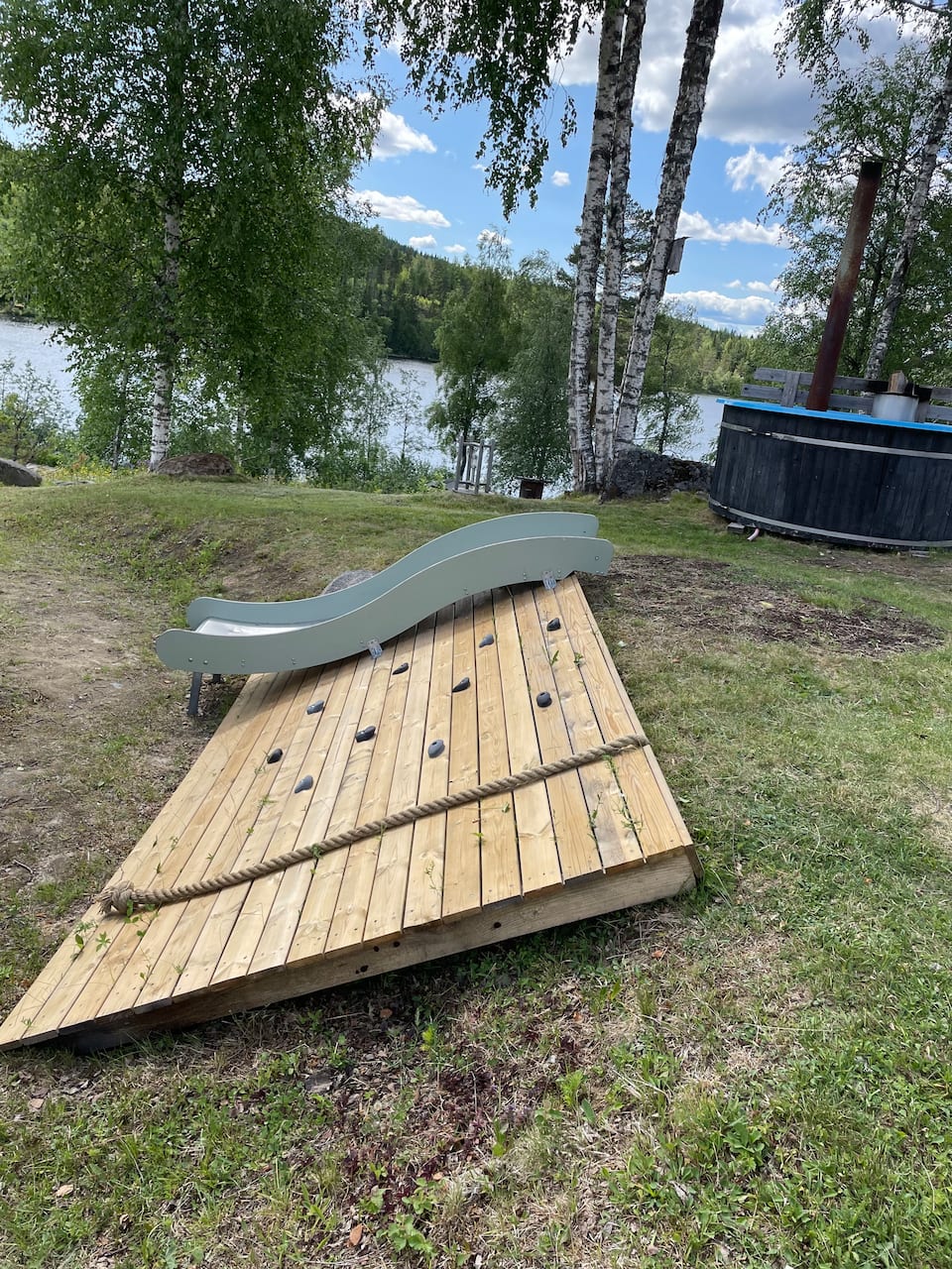 A lakeside cottage up a forest track, Arnsjön, Sweden, photo 3 of 10