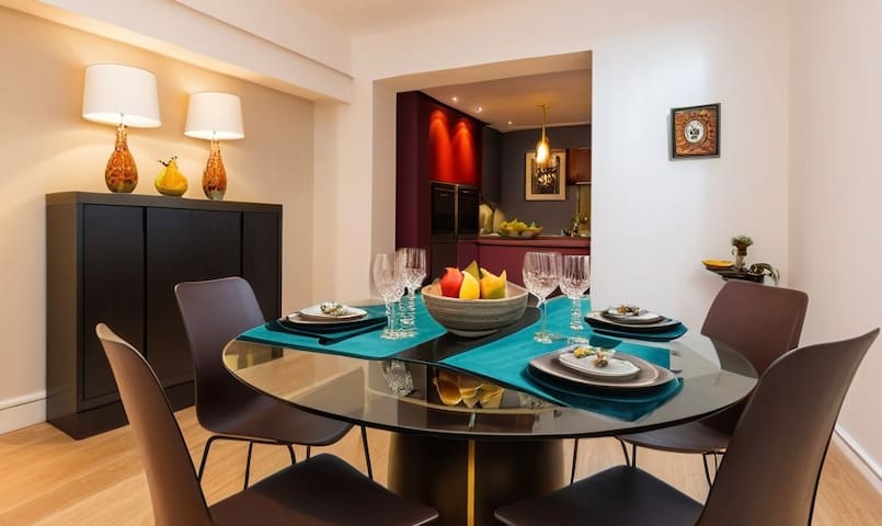 A spacious 3-Bedroom appartment in Mayfair gallery image 2