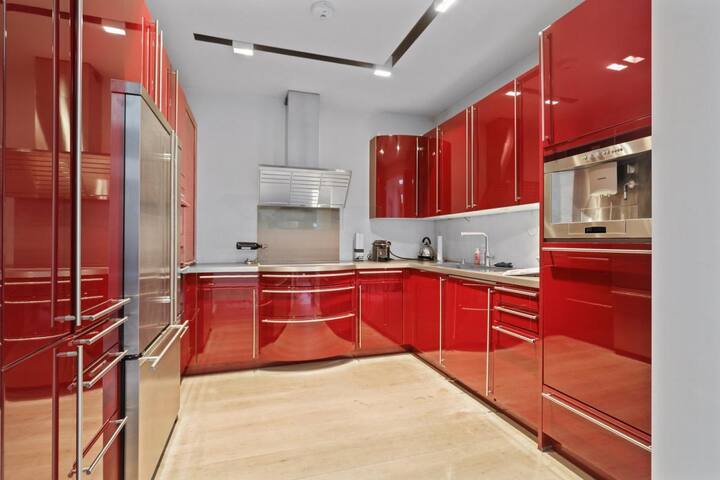 A spacious 3-Bedroom appartment in Mayfair gallery image 5