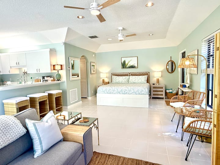 Tropical Escape In A Private Guest Cottage - Jupiter, FL