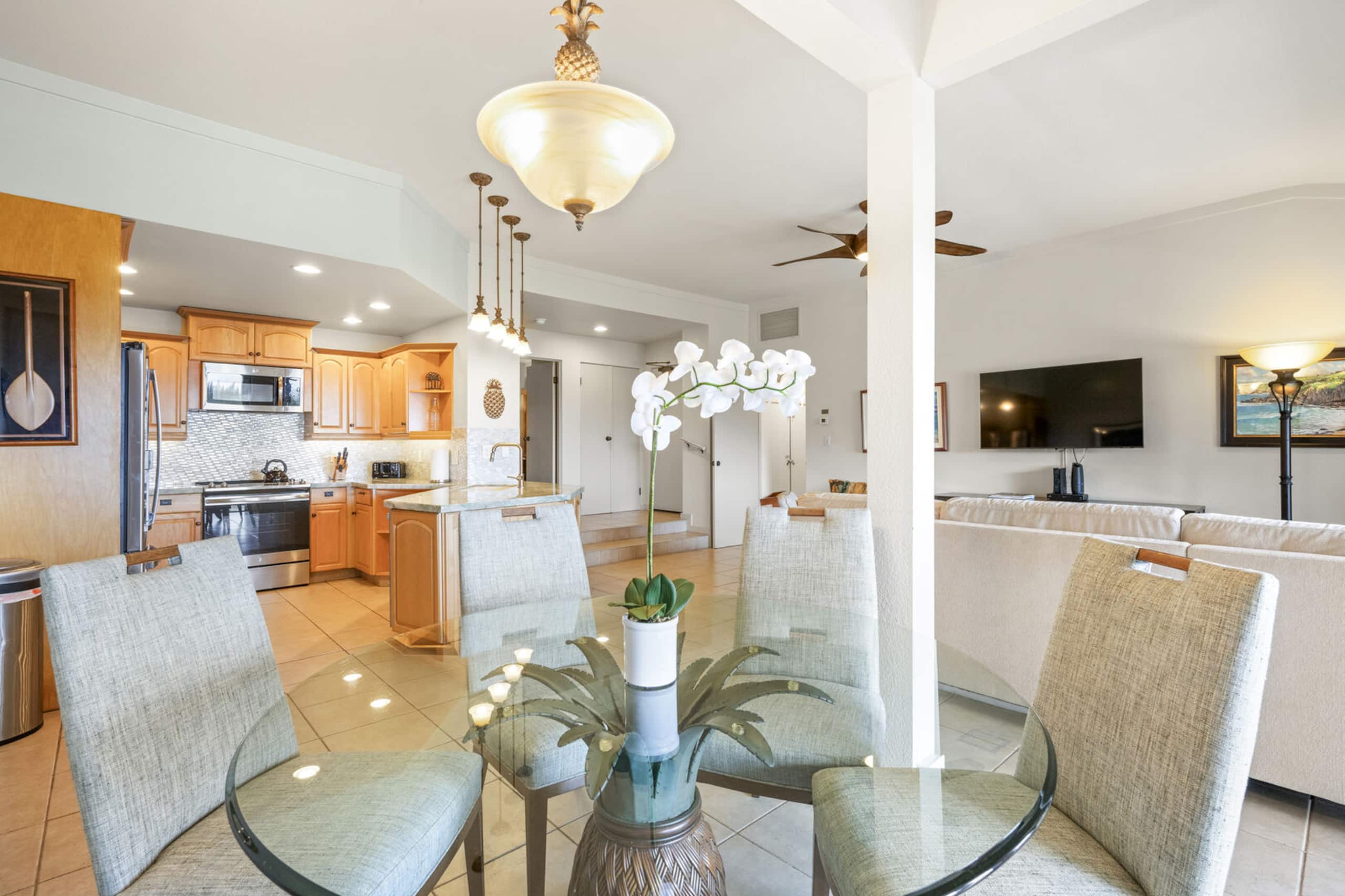 Condo in Lahaina · ★5.0 · 1 bedroom · 2 beds · 2 baths - Image 13