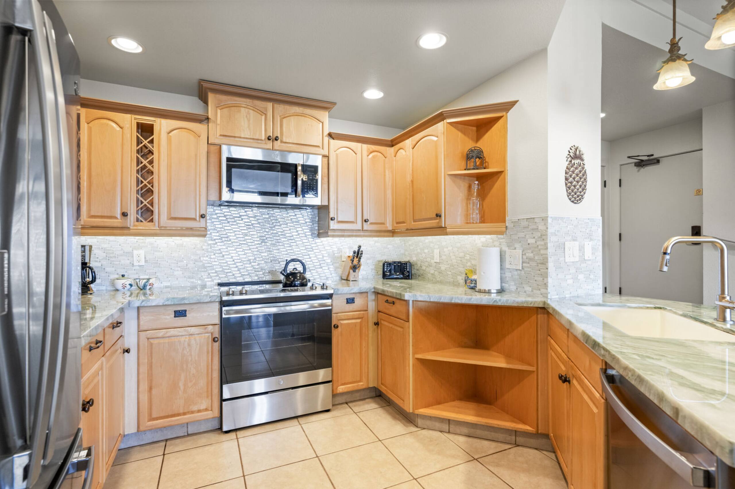 Condo in Lahaina · ★5.0 · 1 bedroom · 2 beds · 2 baths - Image 11