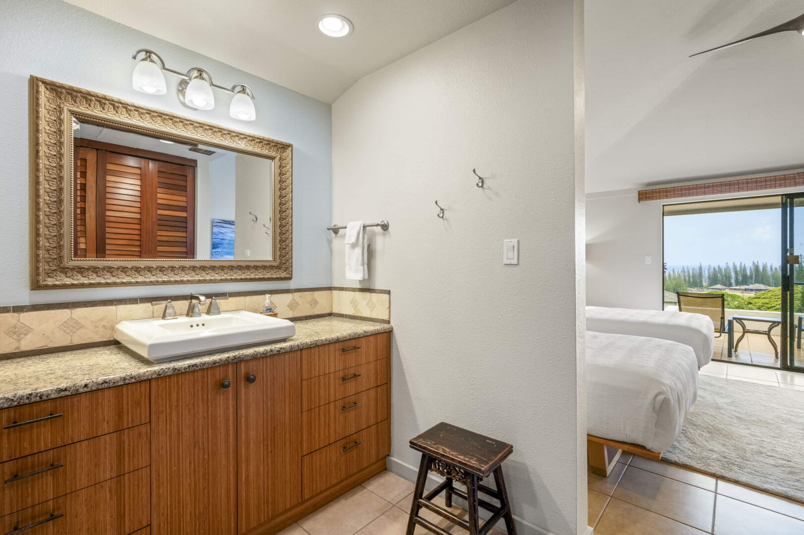 Condo in Lahaina · ★5.0 · 1 bedroom · 2 beds · 2 baths - Image 29