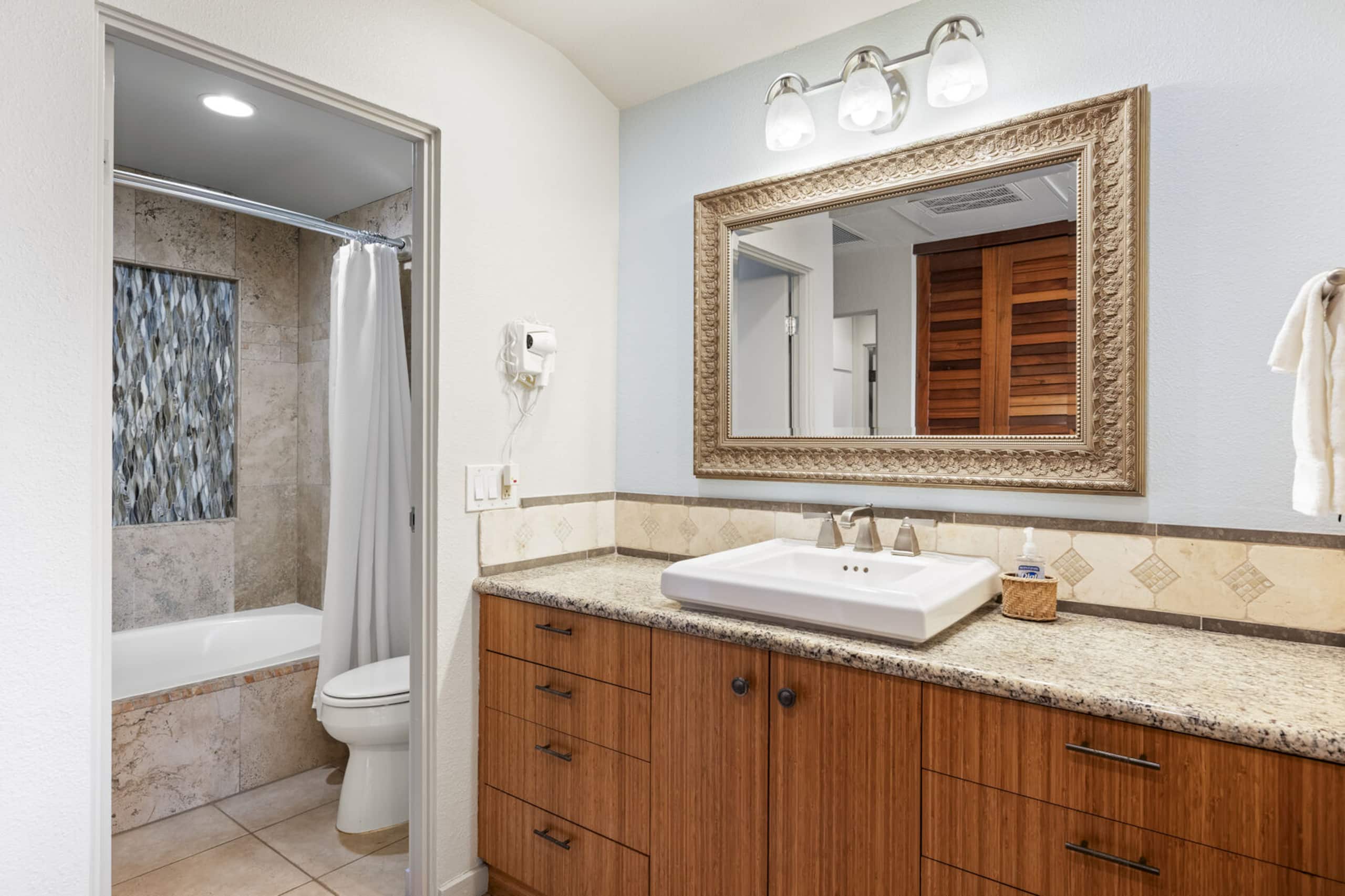 Condo in Lahaina · ★5.0 · 1 bedroom · 2 beds · 2 baths - Image 27