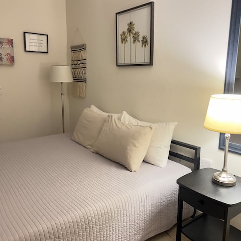 1BR in 🌞PRIME LOCATION 🌴🏊‍♂️🏋️ SPACIOUS