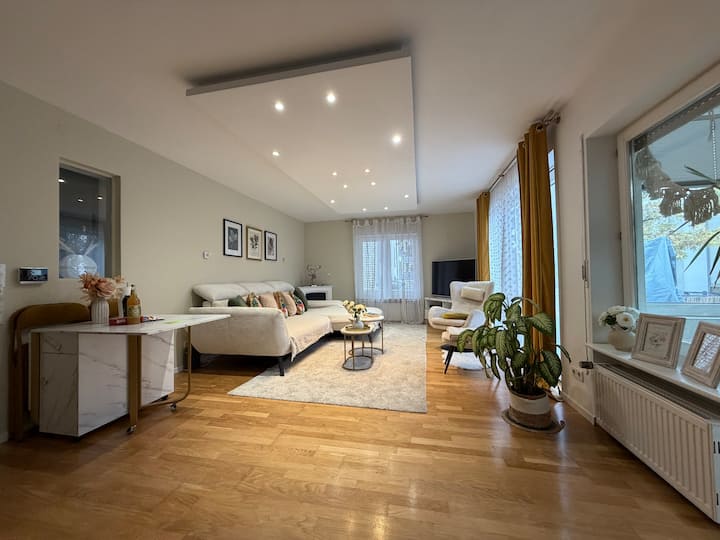 1 ห้องนั่งเล่น