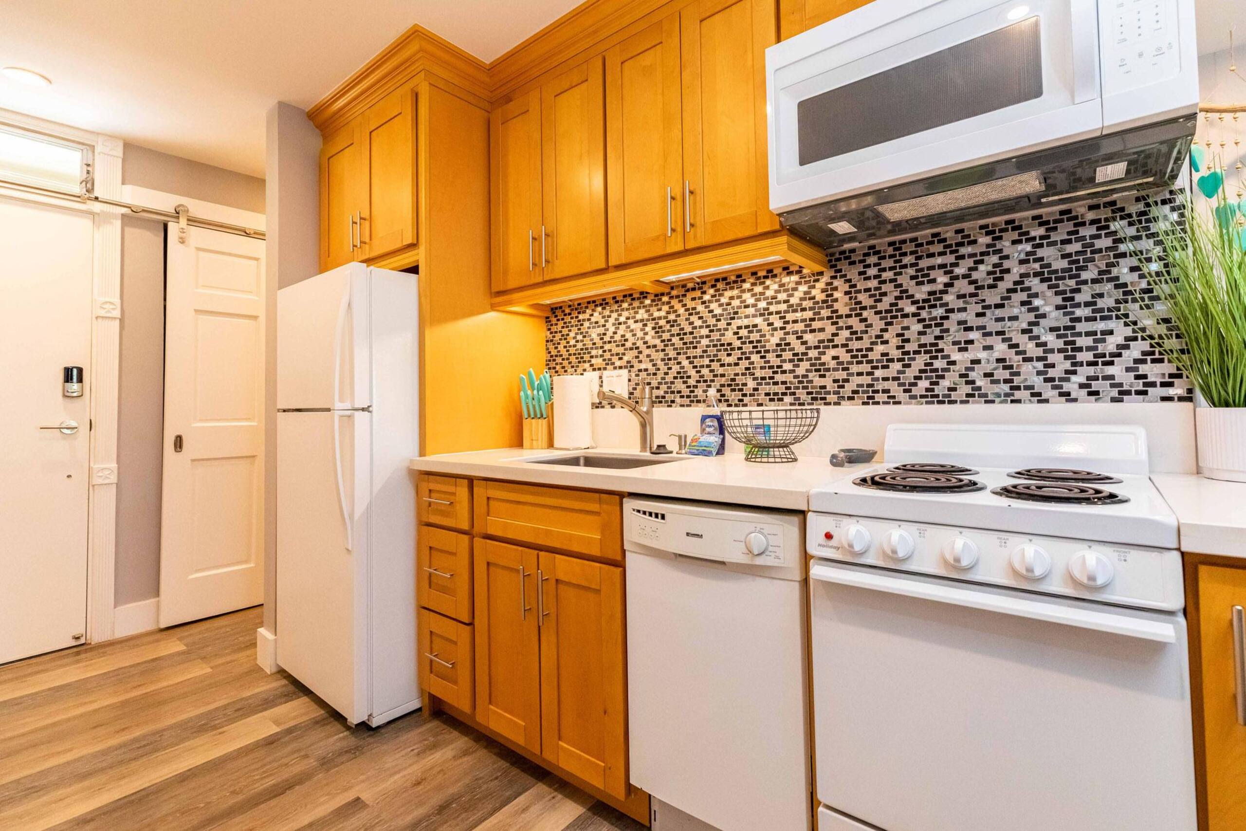 Condo in Kihei · ★4.75 · 1 bedroom · 2 beds · 1 bath - Image 14