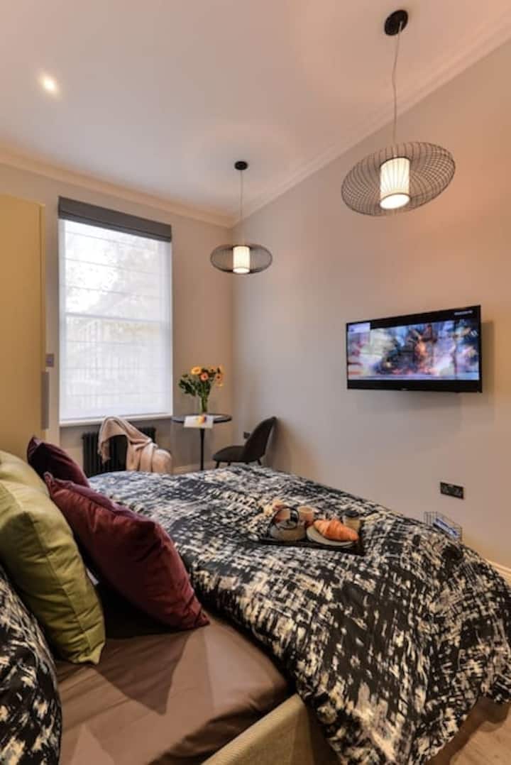 High Ceilings Studio Premium Quality & Location. - Notting Hill