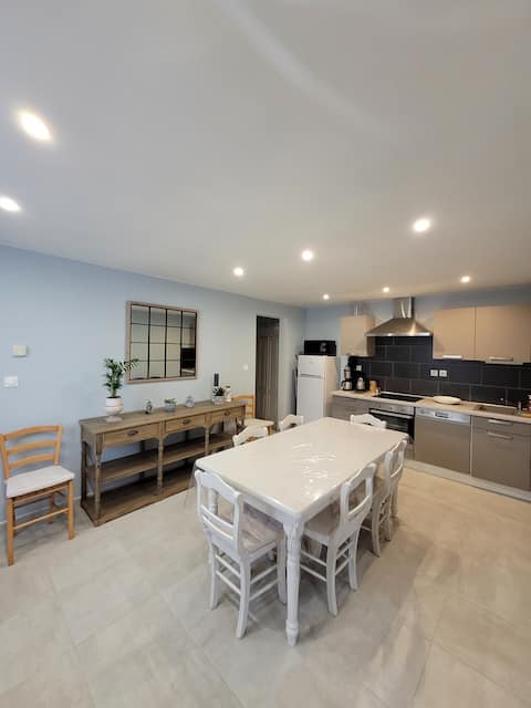 L'Escapade Verte
House for 6/8 people near Voie Verte and train station.