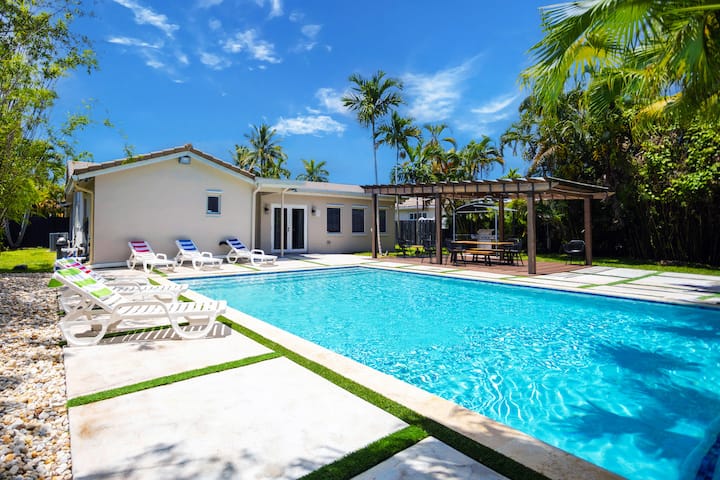 Deluxe 5br/3ba Villa In Hollywood Lakes Near Beach - Hollywood, FL