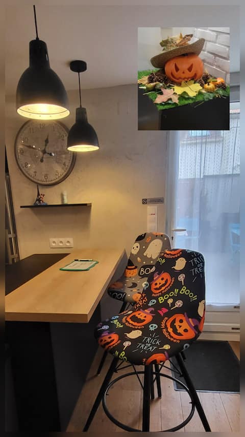 Family! Disney! 9 min! Halloween!