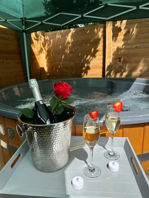 Private Hot tub and Sauna - The Lodges at Garvagh