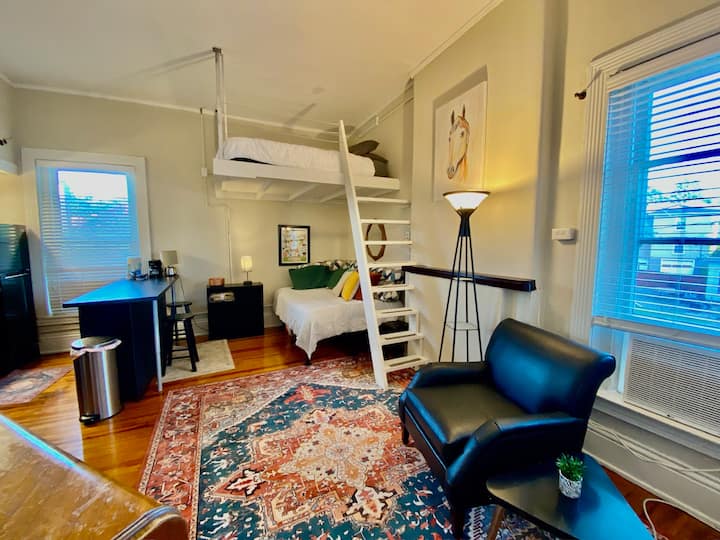 #4 Gatsby Penthouse Studio Apt W/private Porch! - 路易維爾