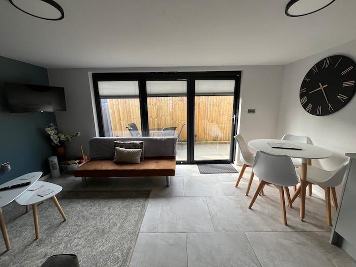 The Hideaway - Hebron Road Bh6 5fp - Boscombe