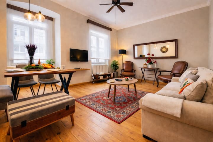 Historic Galata Quiet 2br 1st Floor - 伊斯坦堡