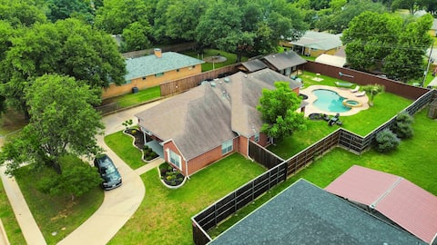Pool + Game & Cinema Rooms 5BR Near DFW
