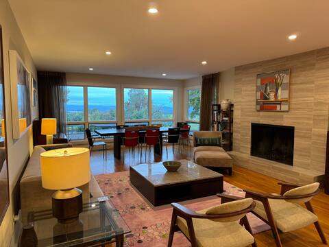 Popular Airbnb listing: Cheerful Home with Stunning Views in Hudson Valley