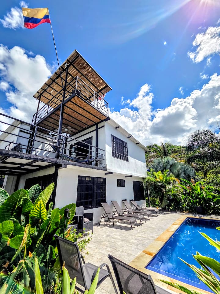 Laureles Château Canada Lux/Pool & Mountain View