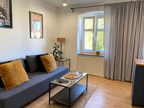 Lemuria Apartment 6 School Center