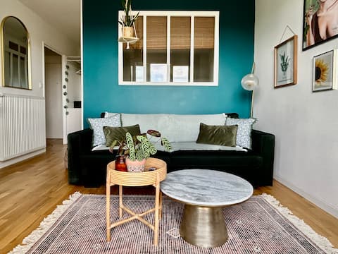 Propriété Airbnb réussie: Beautiful waterfront studio with nice balcony à Sens