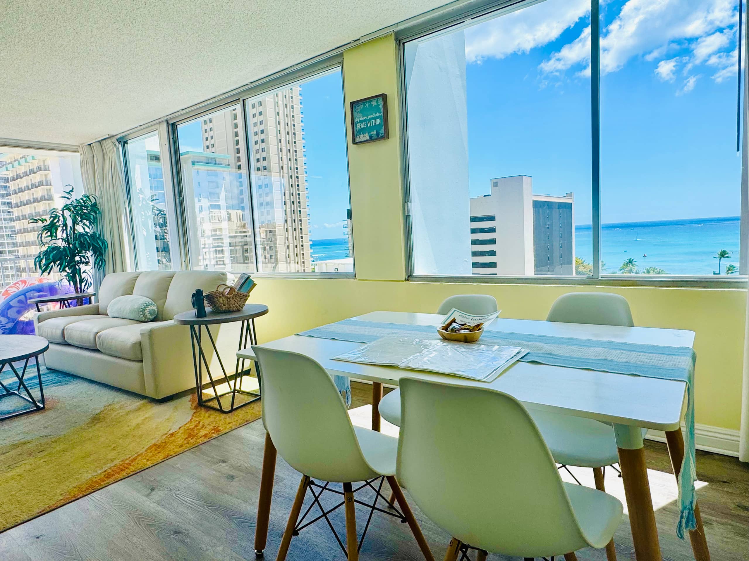 Condo in Honolulu · ★4.75 · 1 bedroom · 2 beds · 1 private bath - Image 9