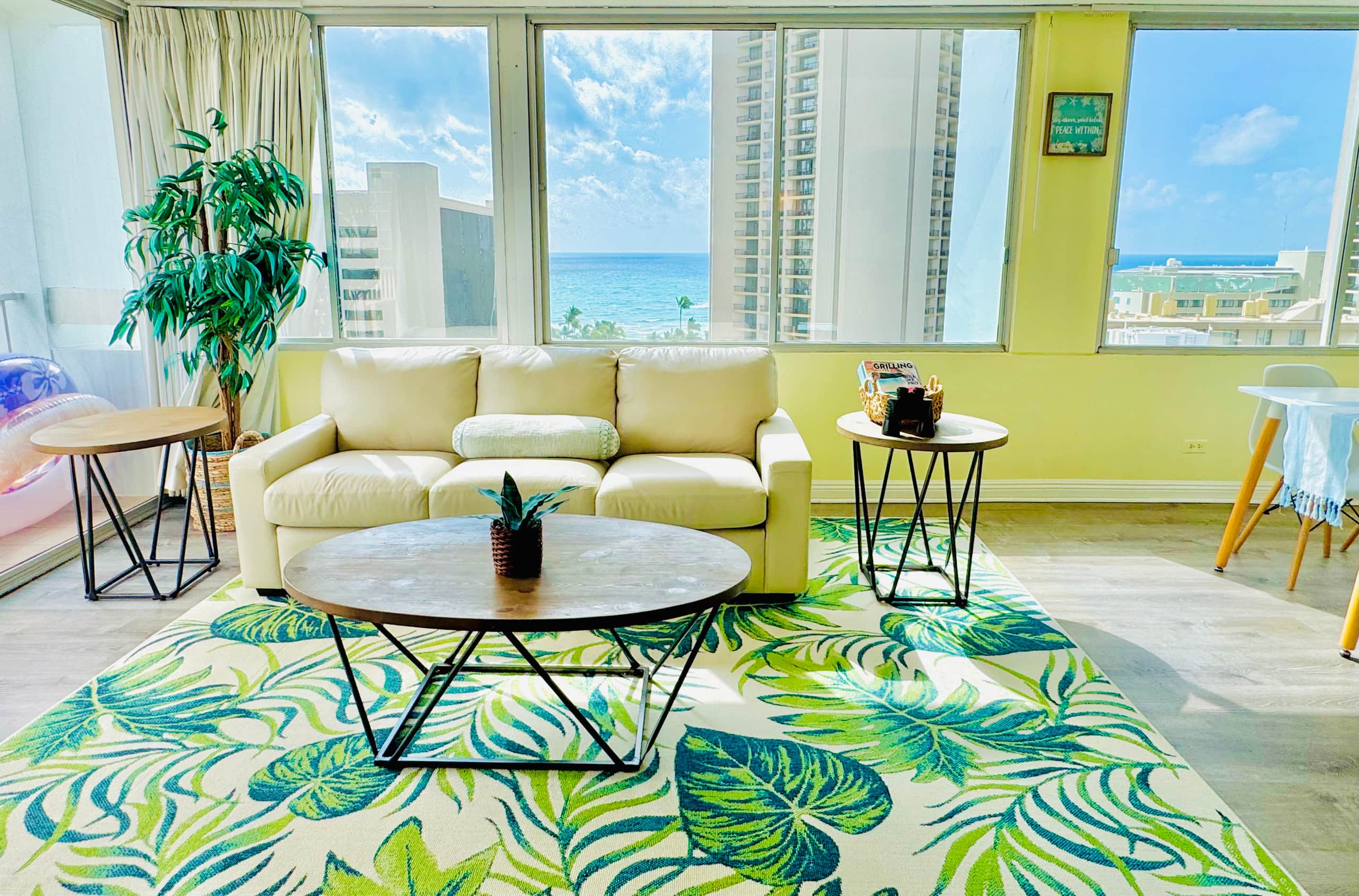 Condo in Honolulu · ★4.75 · 1 bedroom · 2 beds · 1 private bath - Image 2