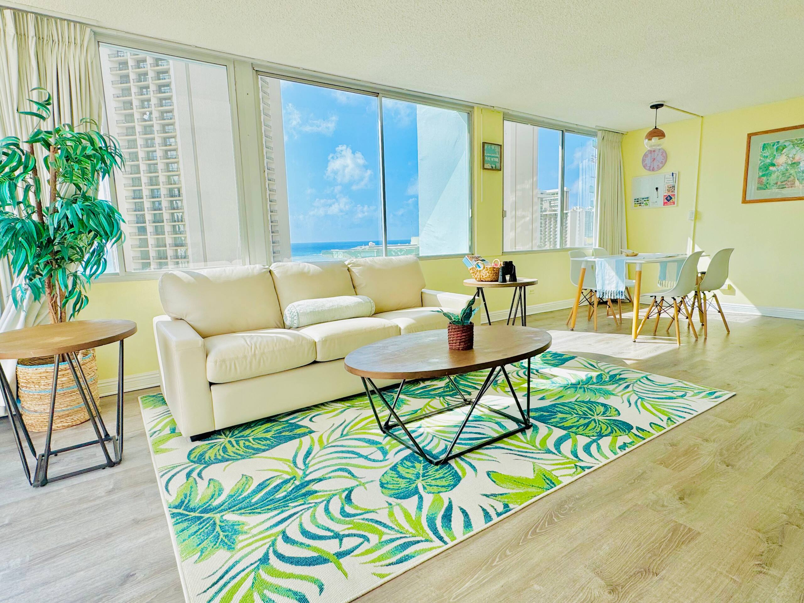 Condo in Honolulu · ★4.75 · 1 bedroom · 2 beds · 1 private bath - Image 3