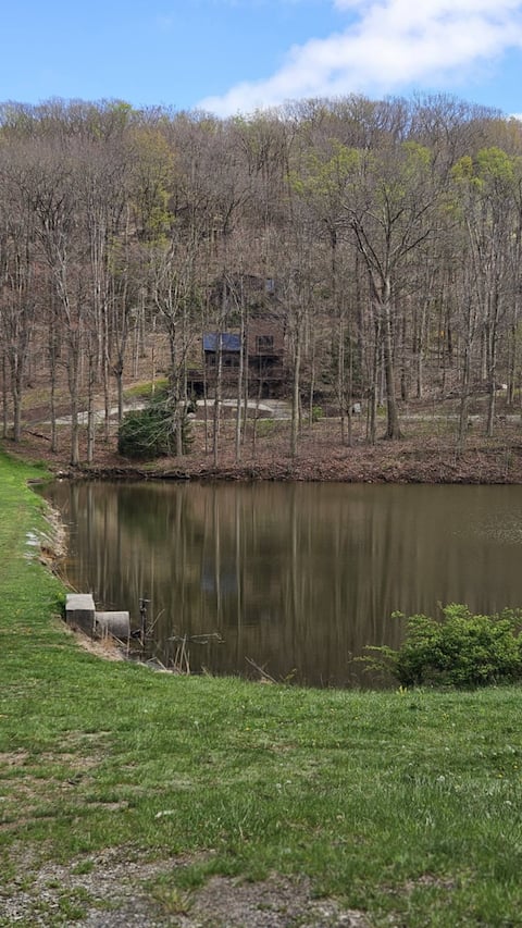 Camp Hope Lake House with hot tub