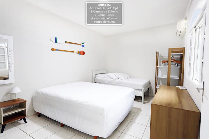 Chumba 03
Iko nyuma ya nyumba, kwenye ghorofa ya chini, inafaa kwa wazee au watoto kwa ukimya.
Kuna kitanda cha watu wawili na kitanda cha mtu mmoja
Makabati yenye Uingizaji wa Hewa
Kizuizi cha mfuko
Kiyoyozi kilichogawanywa 12000 btus
Bafu kamili lililoambatishwa 