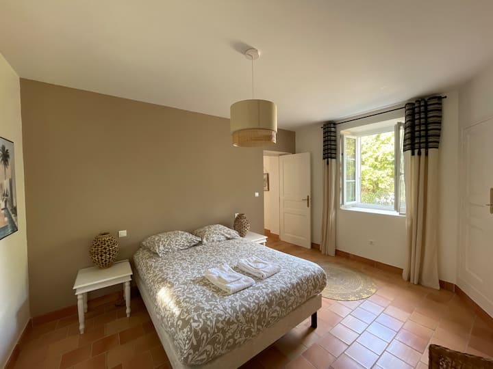 Спалня 6 (140 легла)