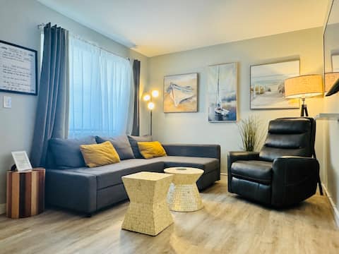 Top performing Airbnb: 6 year Miami SuperHost! Free Parking & Laundry in Latin Quarter