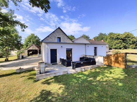 Pretty farmhouse near Canal Nantes-Brest~Pétanque-12P