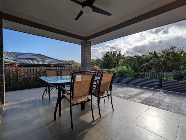 ‘Briar House’ – contemporary & comfortable home