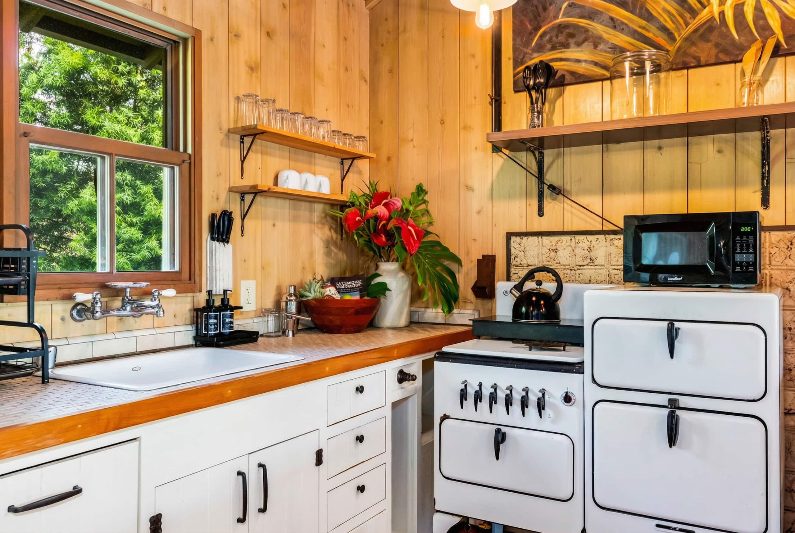 Home in Pahoa · ★4.94 · 2 bedrooms · 2 beds · 2 baths - Image 6