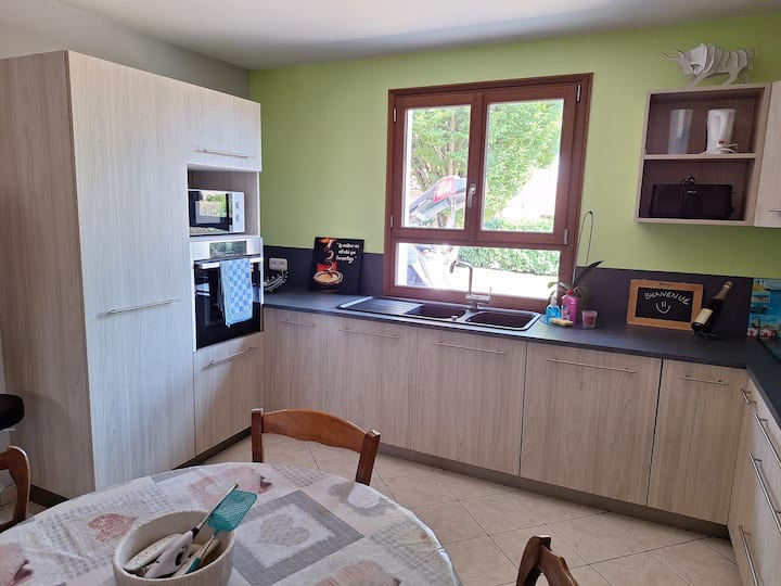 Maison Chaleureuse Avec Jardin Cuisine éQuipée - Département Jura