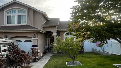 Play and stay near the beach, Long Beach!