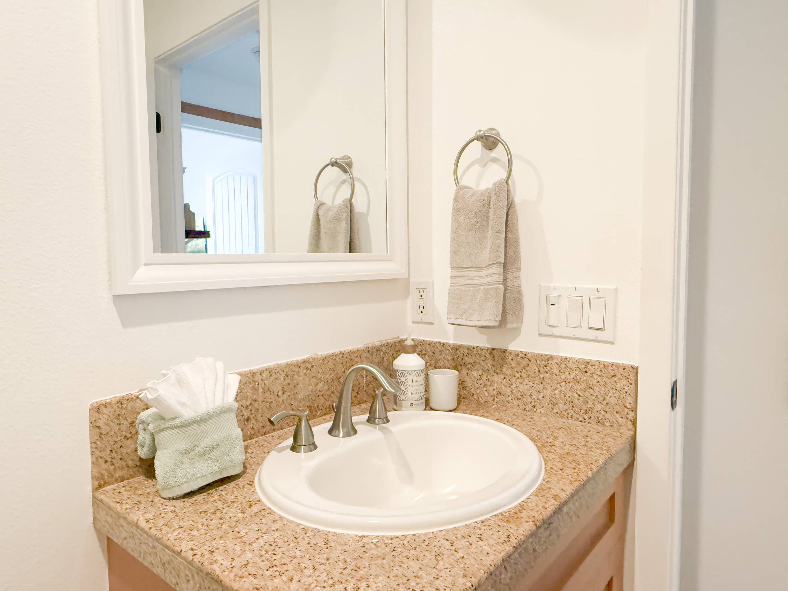Condo in Princeville · ★5.0 · 1 bedroom · 1 bed · 1.5 baths - Image 17