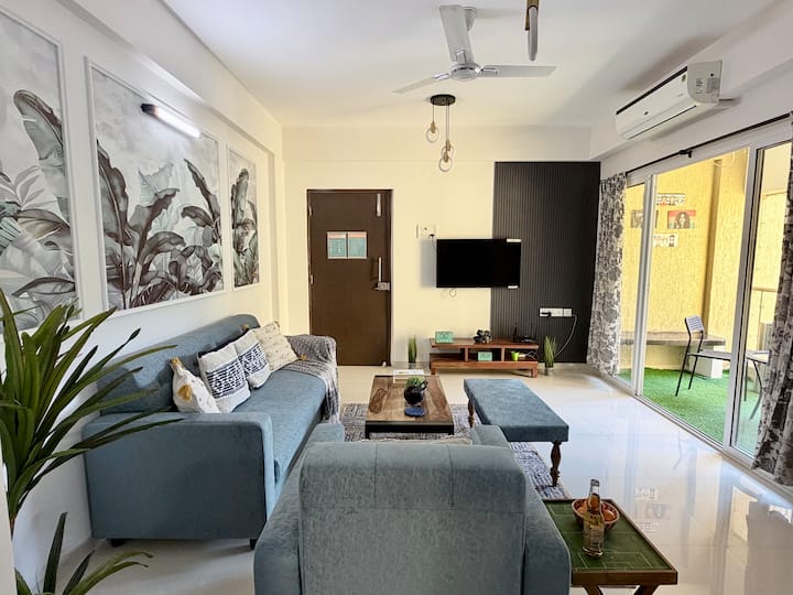 Living room image 2