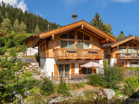 Chic holiday home close to the Wildkogelbahn