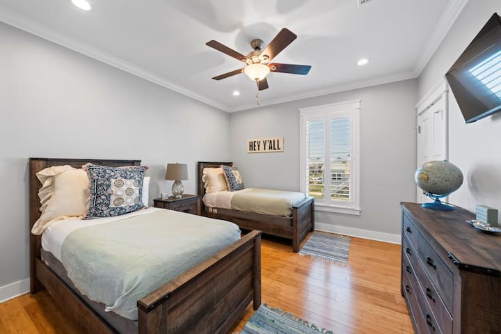 All Moh's Paradise Bedroom 4 with Two Twin Beds