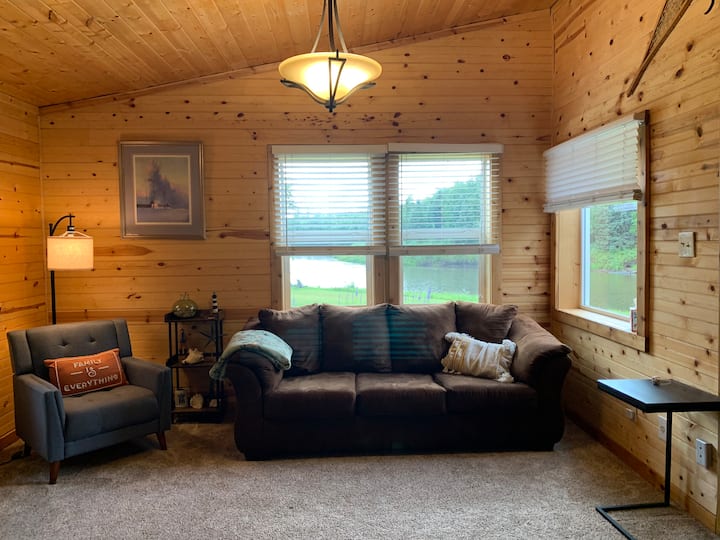 Alaskan Cozy Cabin Located On The Chena River. - Alaska